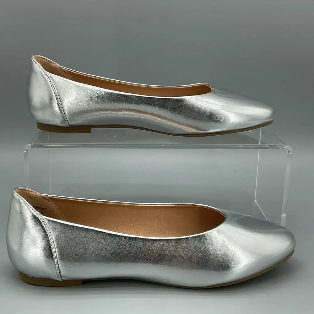 NEW Journee Collection Women’s Kavn Comfort Sole Ballet Flats Silver Size 6WD